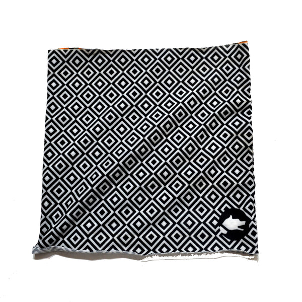 The "BW Squary" Tunnel Scarf - ArgusCollar